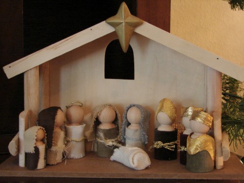 Wooden Nativity Scene Pattern